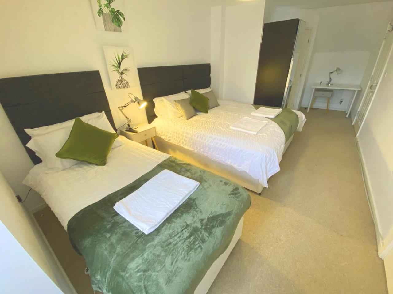 Walsall Group Accommodation Exteriér fotografie